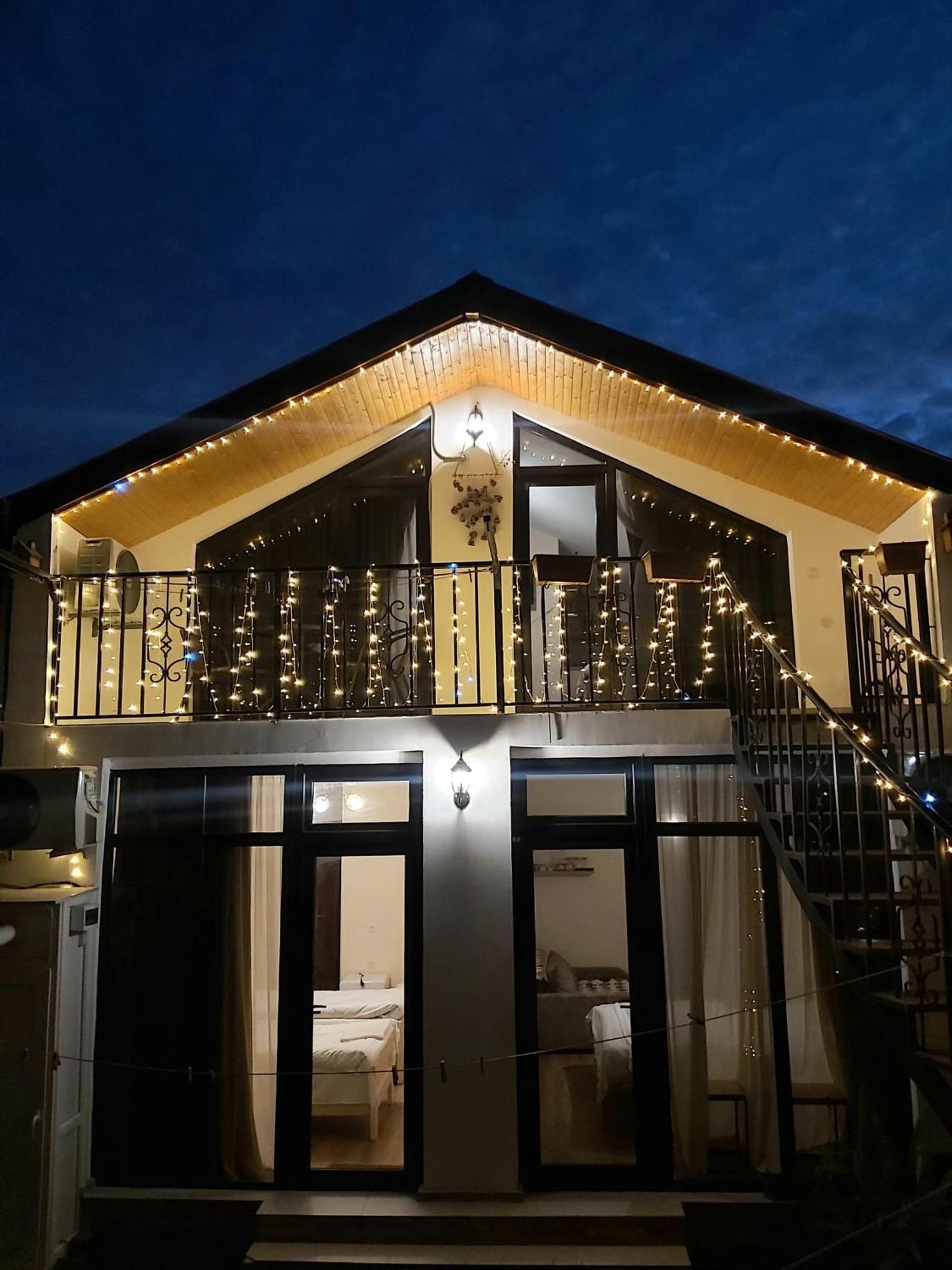 Nitsa Guest House Gori Exterior photo